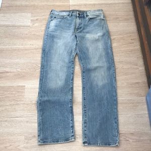Men’s AE jeans.